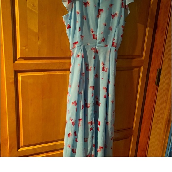 What is beautiful dress blue floral size 8/10 good night area of public women’s - Picture 3 of 12